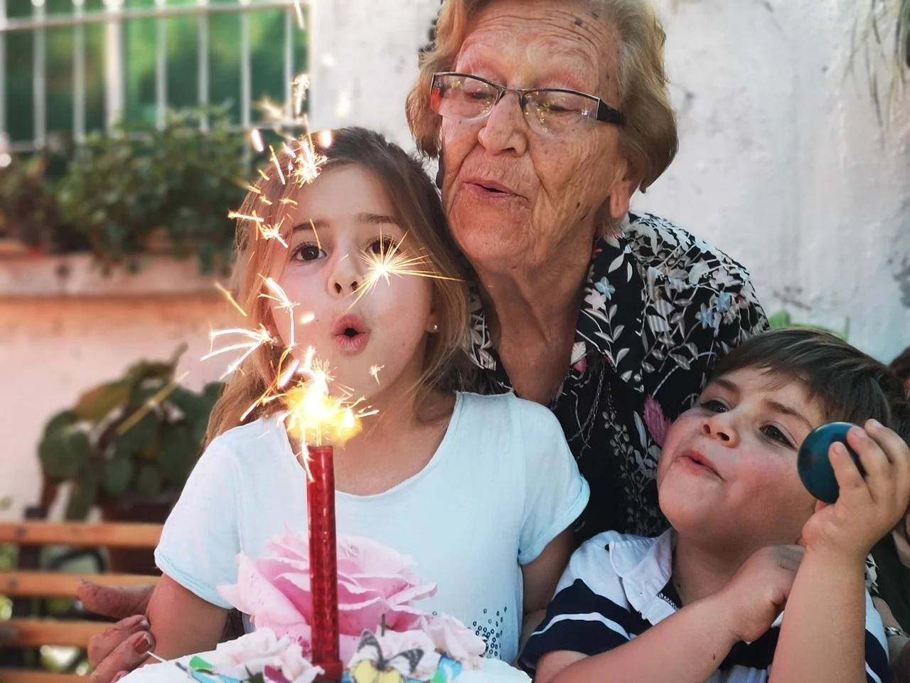 Grandparents are 'olecules of emotional health,' says psychologist